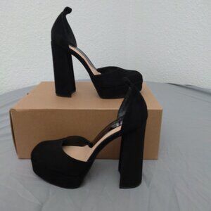 Gianni Bini black suede platform pumps